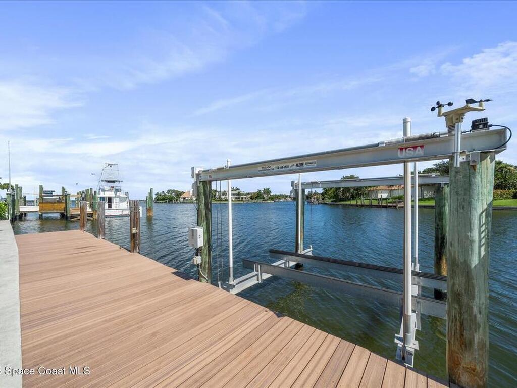 1806 Mooringline Drive, Vero Beach, FL 32963