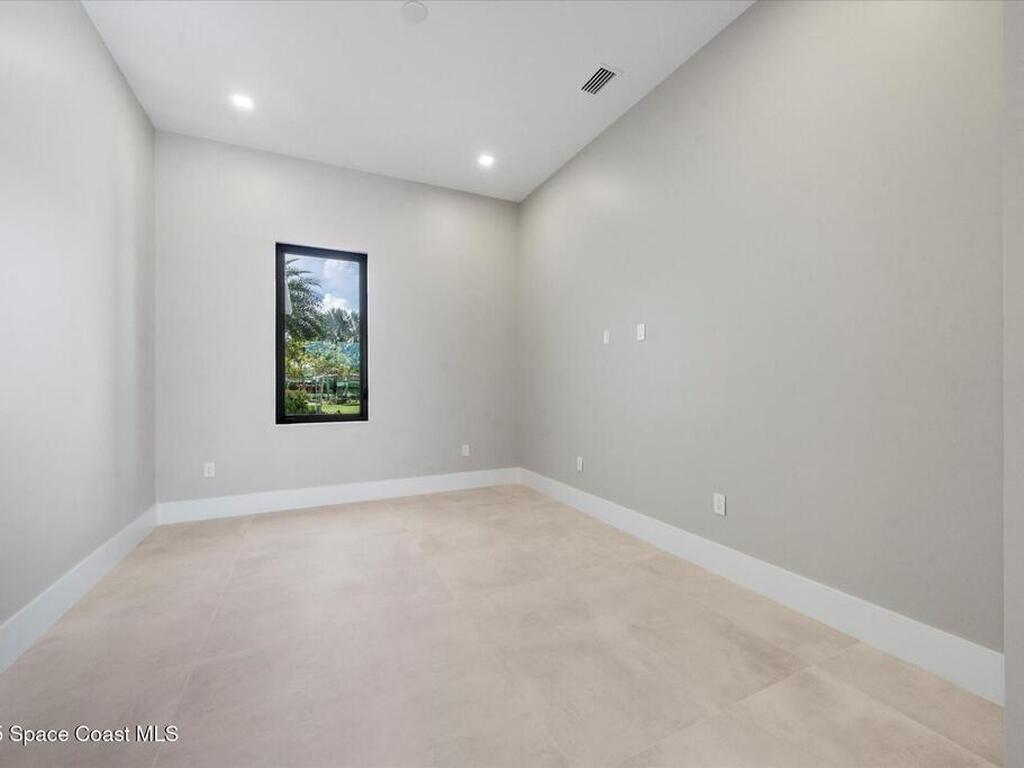 1806 Mooringline Drive, Vero Beach, FL 32963