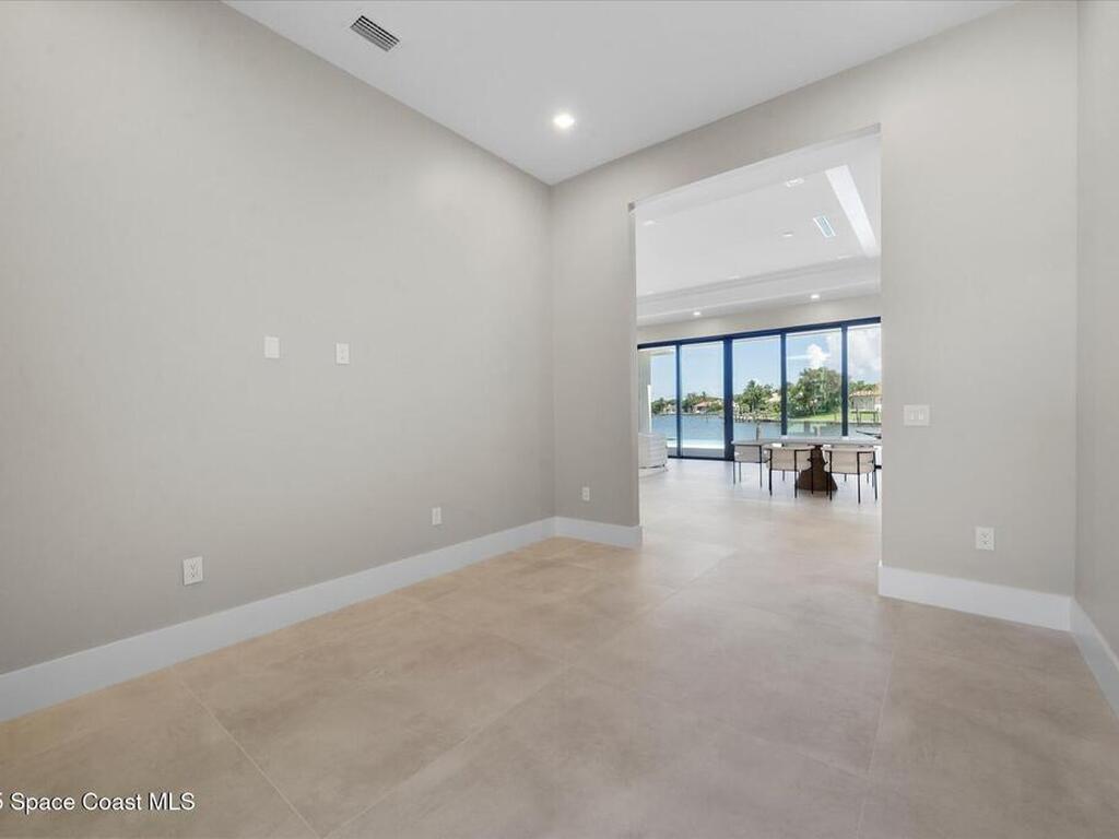 1806 Mooringline Drive, Vero Beach, FL 32963