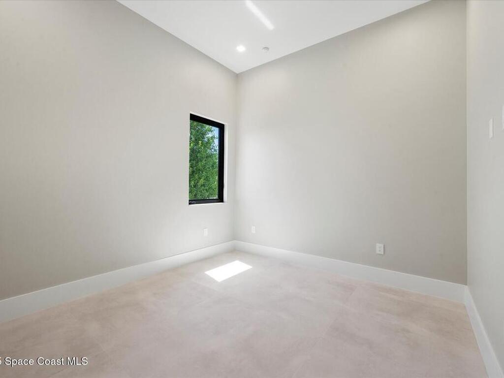 1806 Mooringline Drive, Vero Beach, FL 32963