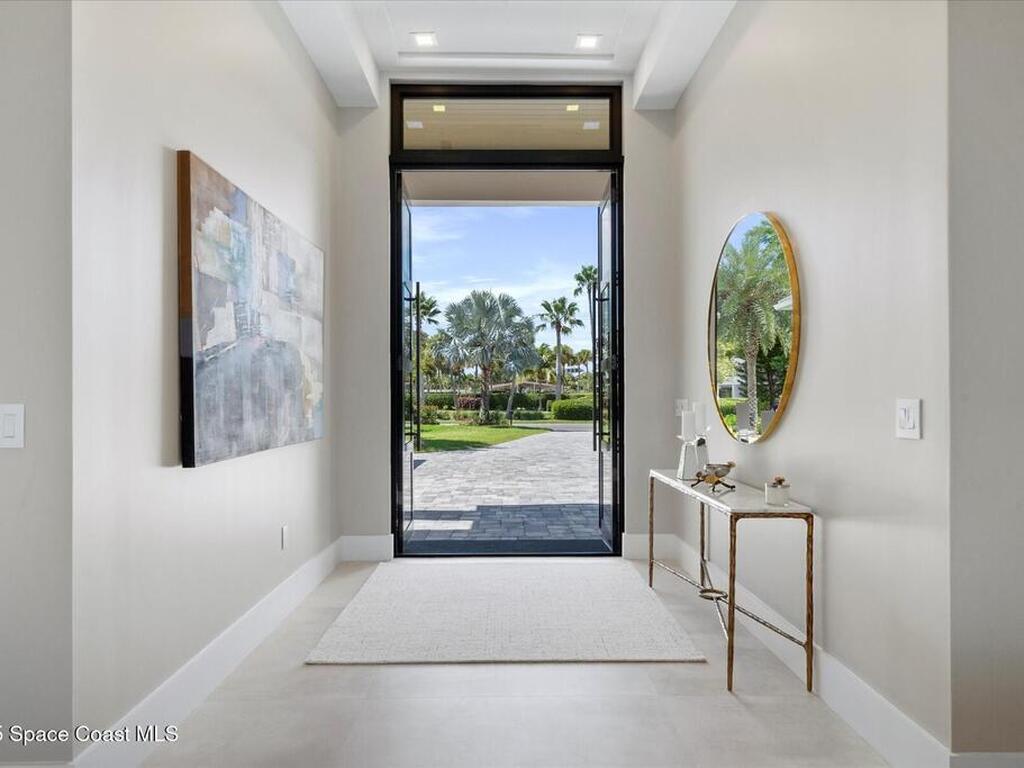 1806 Mooringline Drive, Vero Beach, FL 32963