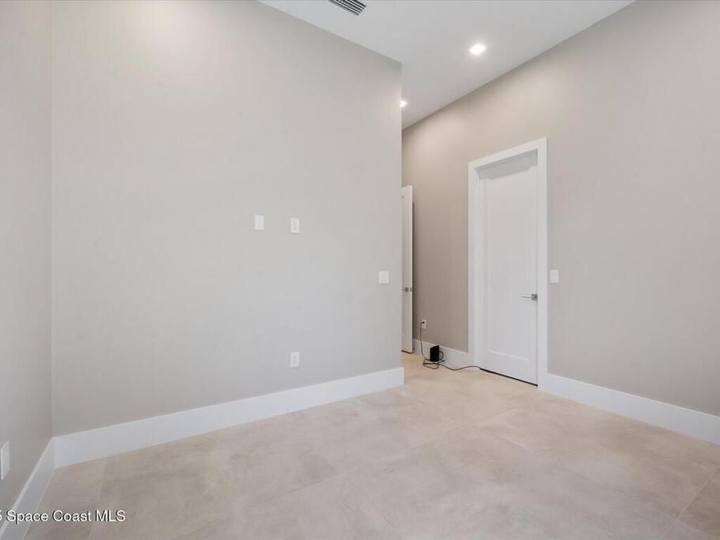 1806 Mooringline Drive, Vero Beach, FL 32963