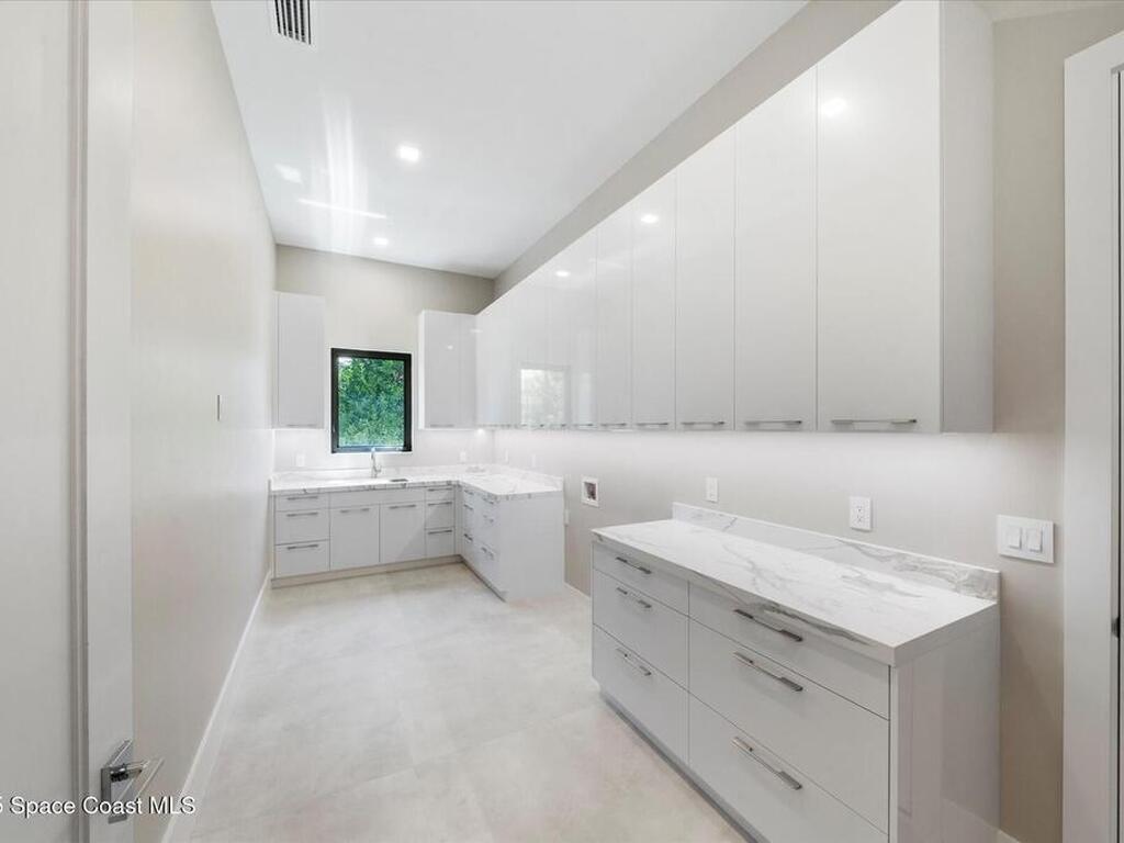 1806 Mooringline Drive, Vero Beach, FL 32963