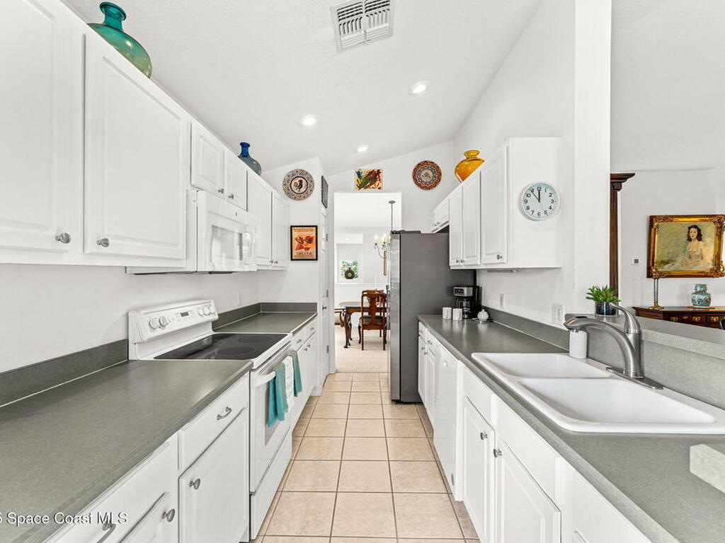 400 Trotter Lane, Suntree, FL 32940