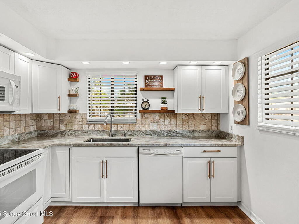 604 Greenwood Manor Circle, West Melbourne, FL 32904