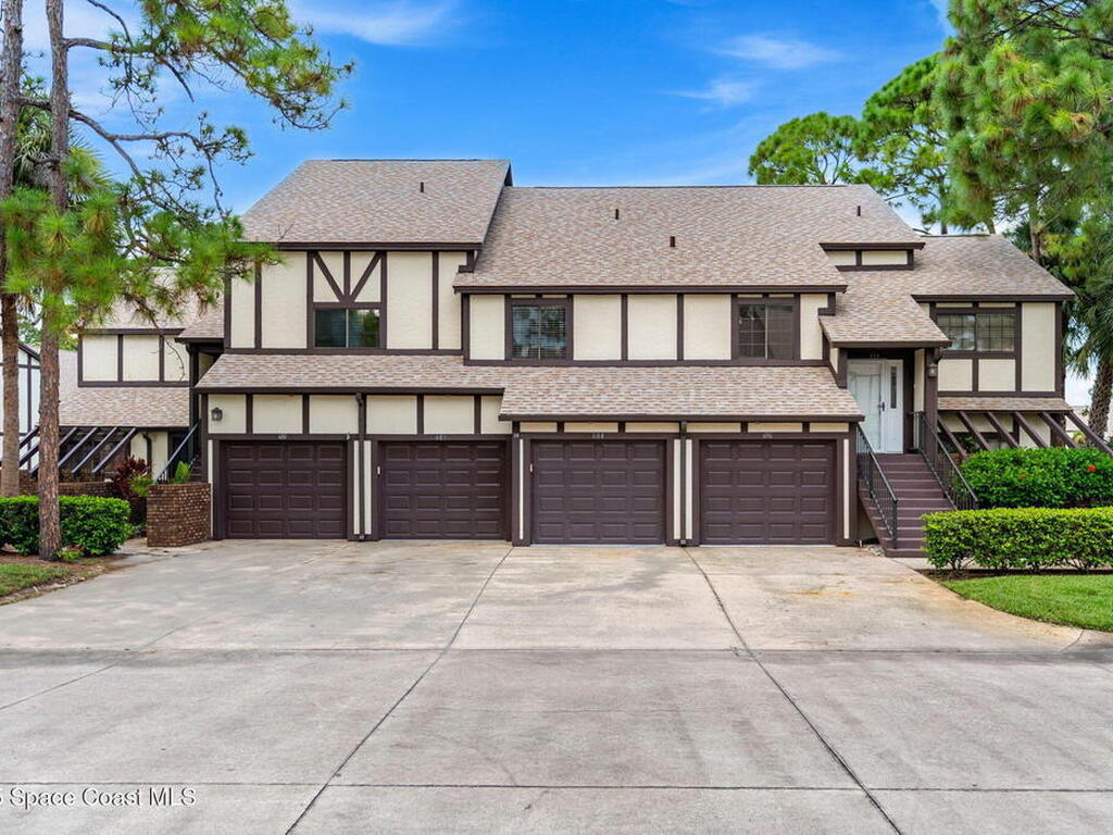 604 Greenwood Manor Circle, West Melbourne, FL 32904