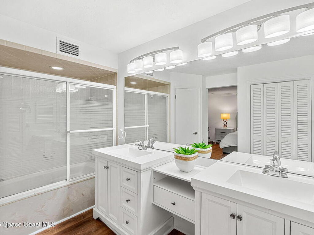 604 Greenwood Manor Circle, West Melbourne, FL 32904