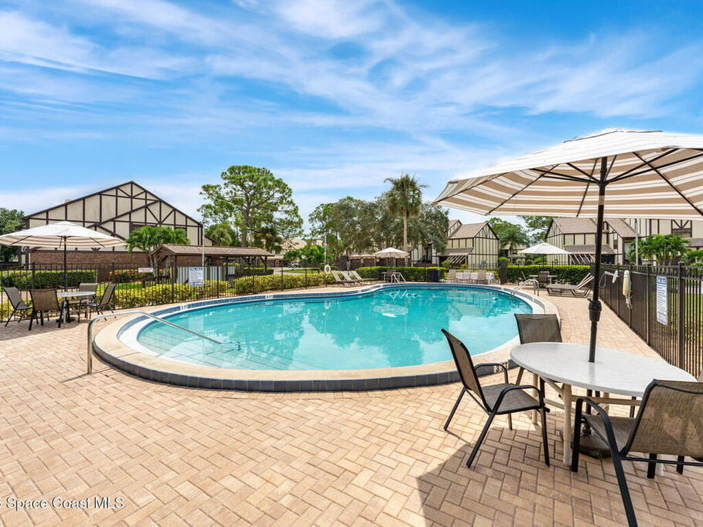 604 Greenwood Manor Circle, West Melbourne, FL 32904