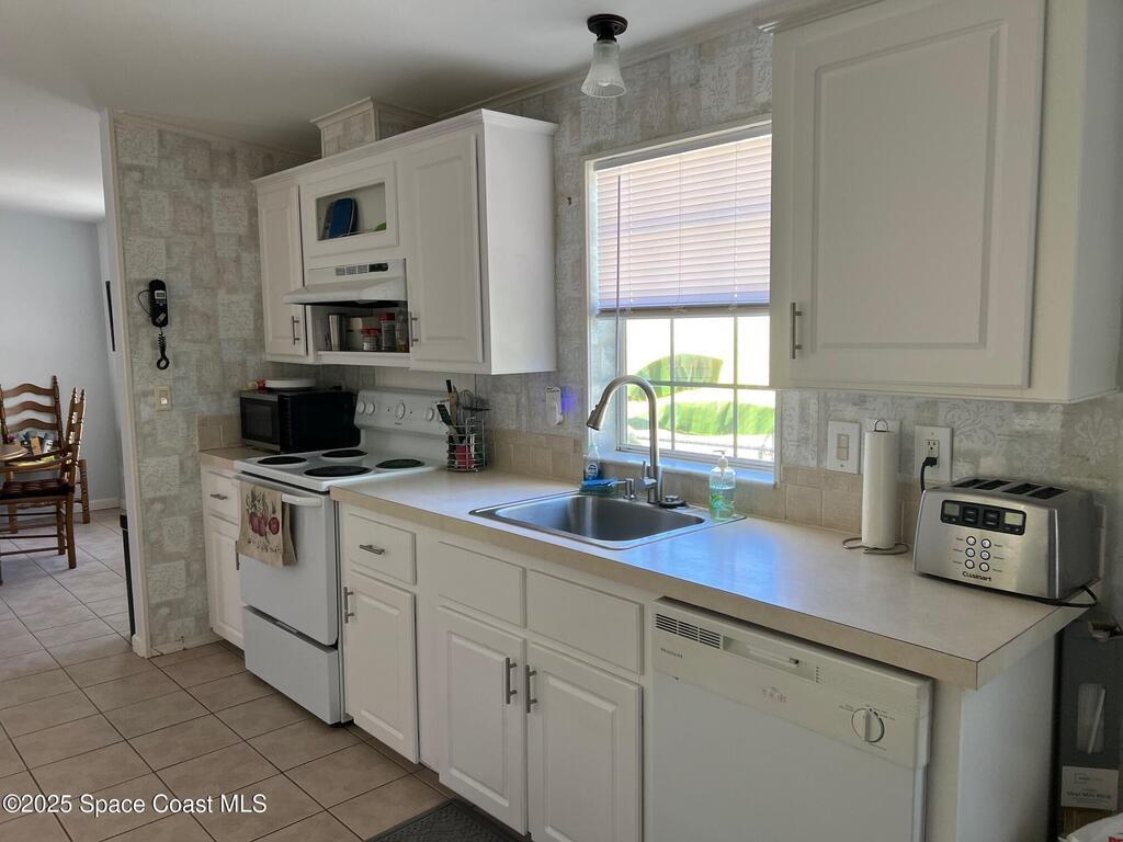 835 Vireo Drive, Barefoot Bay, FL 32976