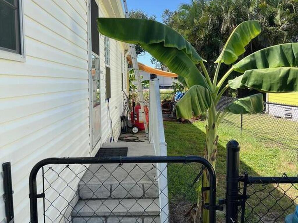 835 Vireo Drive, Barefoot Bay, FL 32976