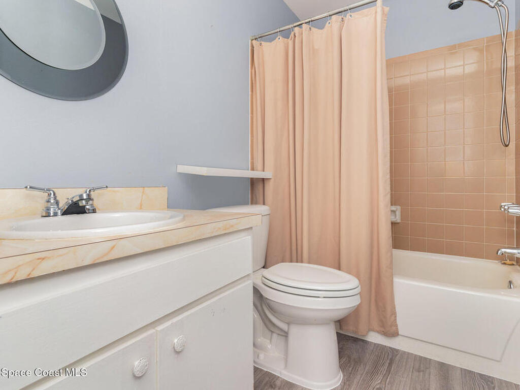 1040 Abada Court, Palm Bay, FL 32905