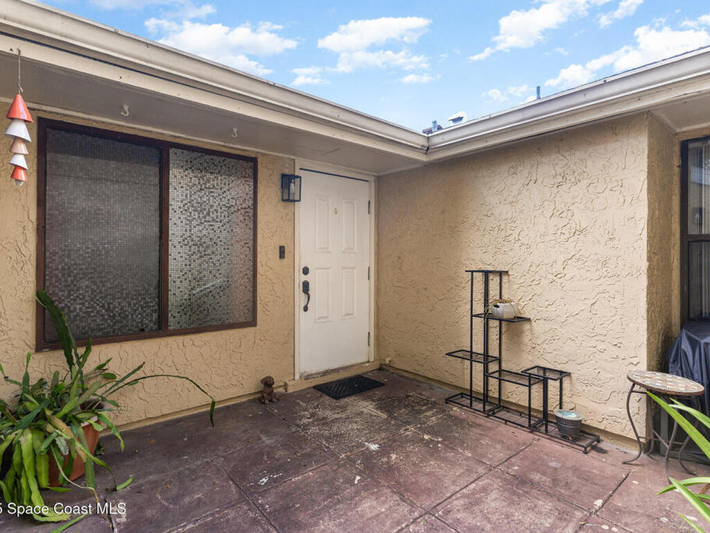 1040 Abada Court, Palm Bay, FL 32905