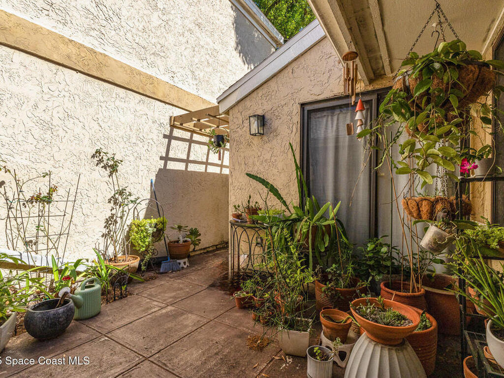 1040 Abada Court, Palm Bay, FL 32905