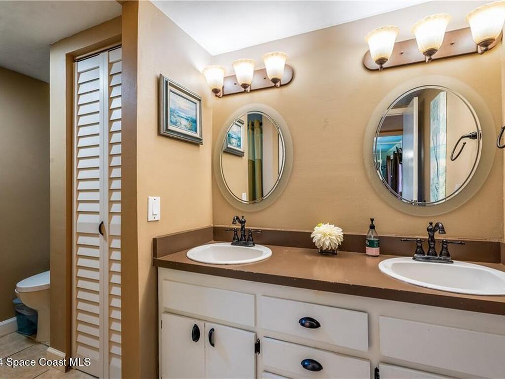 2115 Vista Oaks Circle, Palm Bay, FL 32905