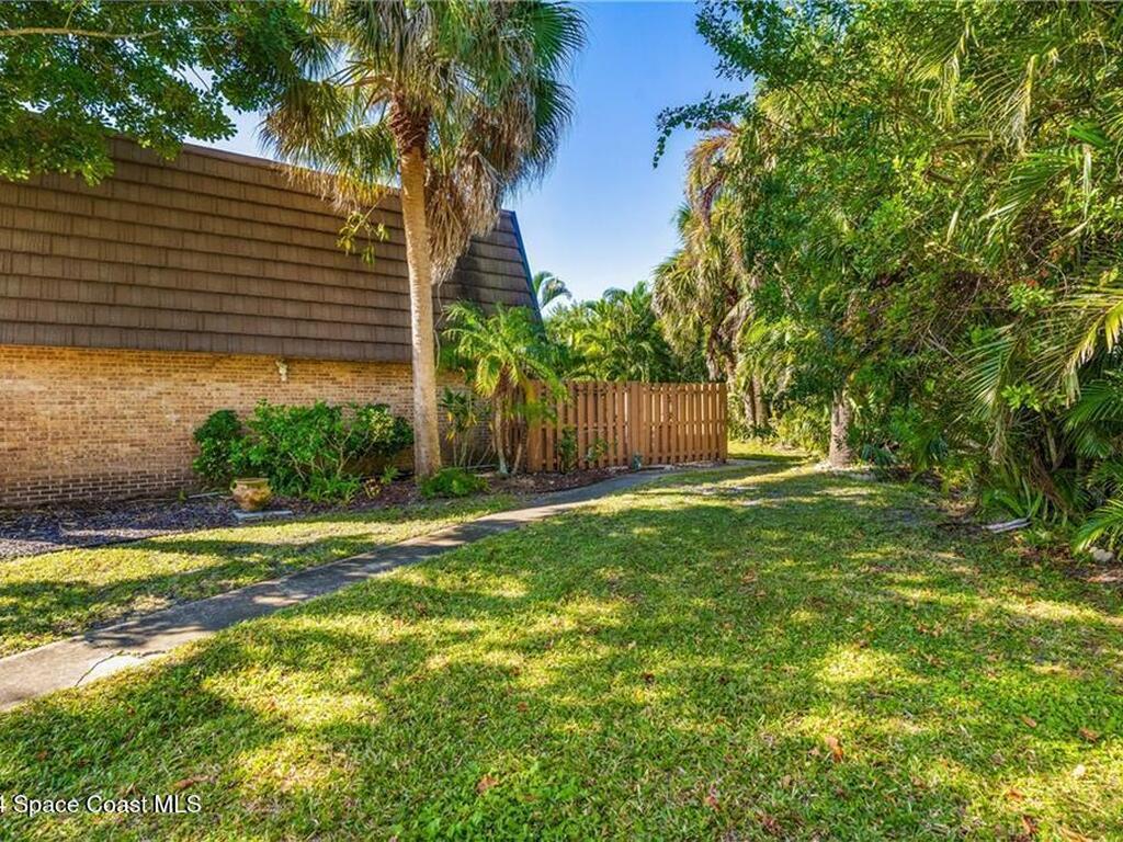 2115 Vista Oaks Circle, Palm Bay, FL 32905