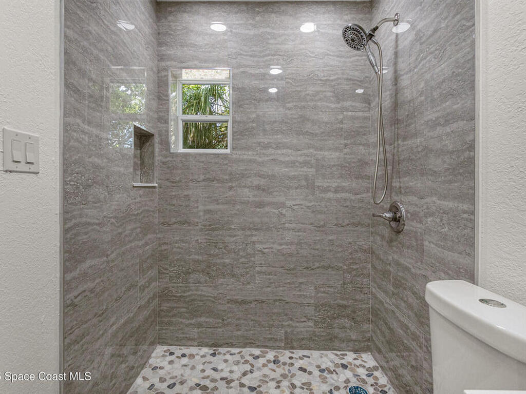 2364 Pineapple Avenue, Melbourne, FL 32935