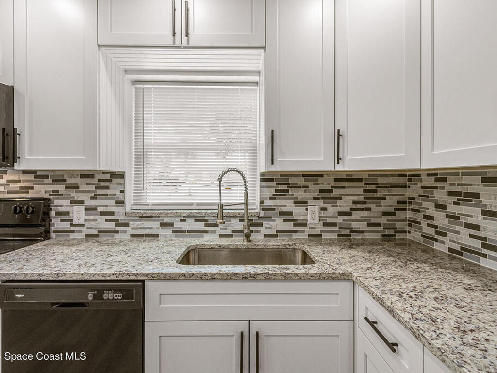 2364 Pineapple Avenue, Melbourne, FL 32935