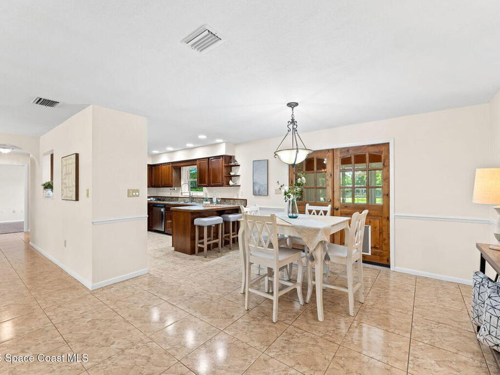 2175 Lacourt Lane, Malabar, FL 32950