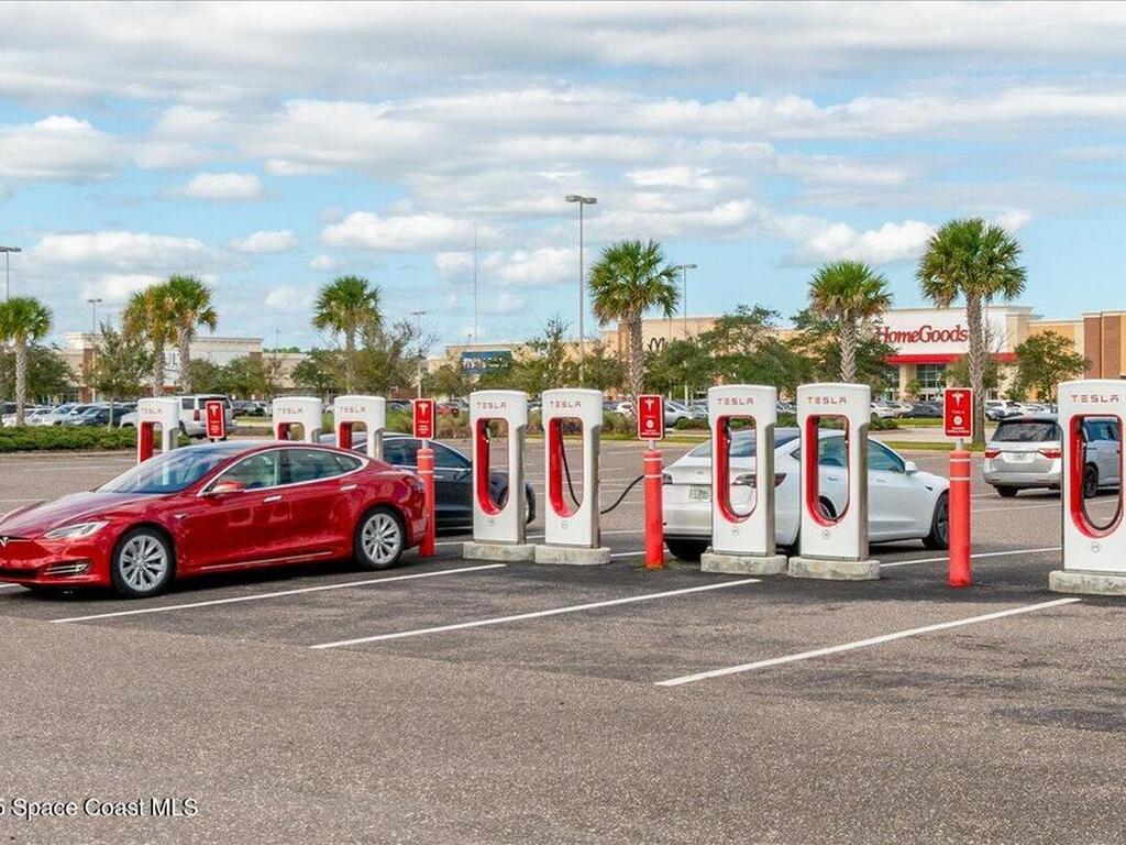 4351 Silver Lake Drive, Melbourne, FL 32901