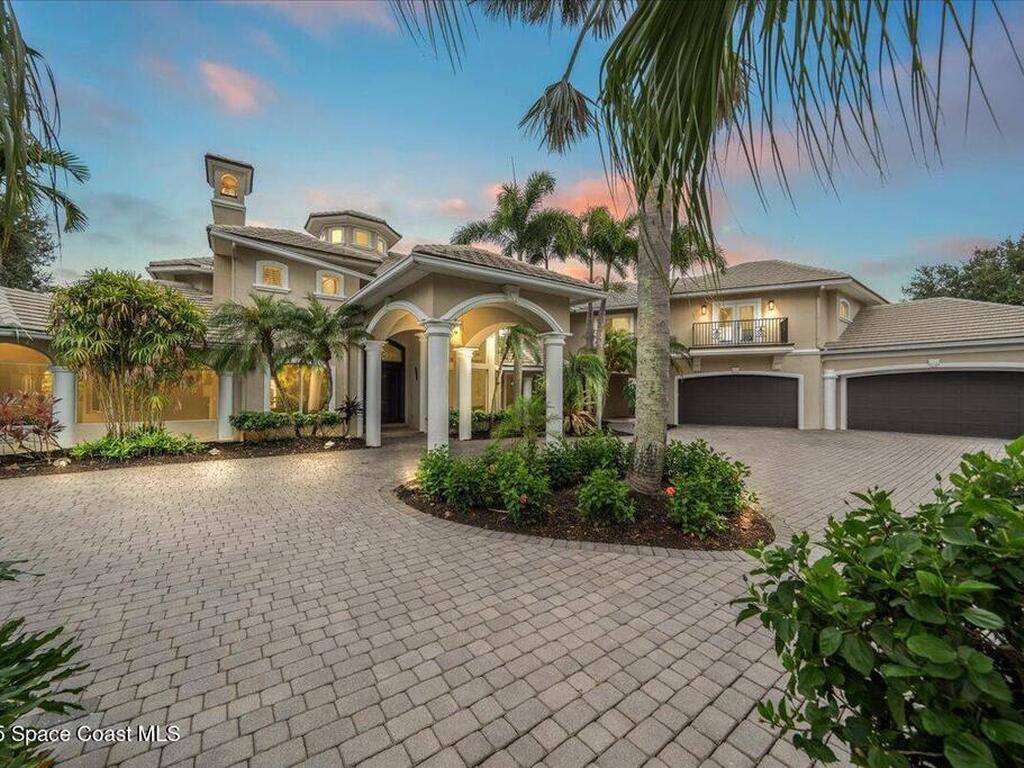 154 Lansing Island Drive, Indian Harbour Beach, FL 32937