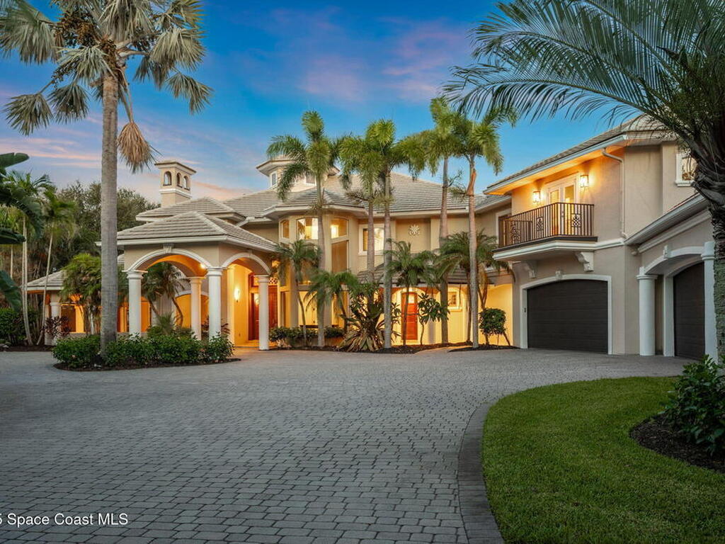 154 Lansing Island Drive, Indian Harbour Beach, FL 32937