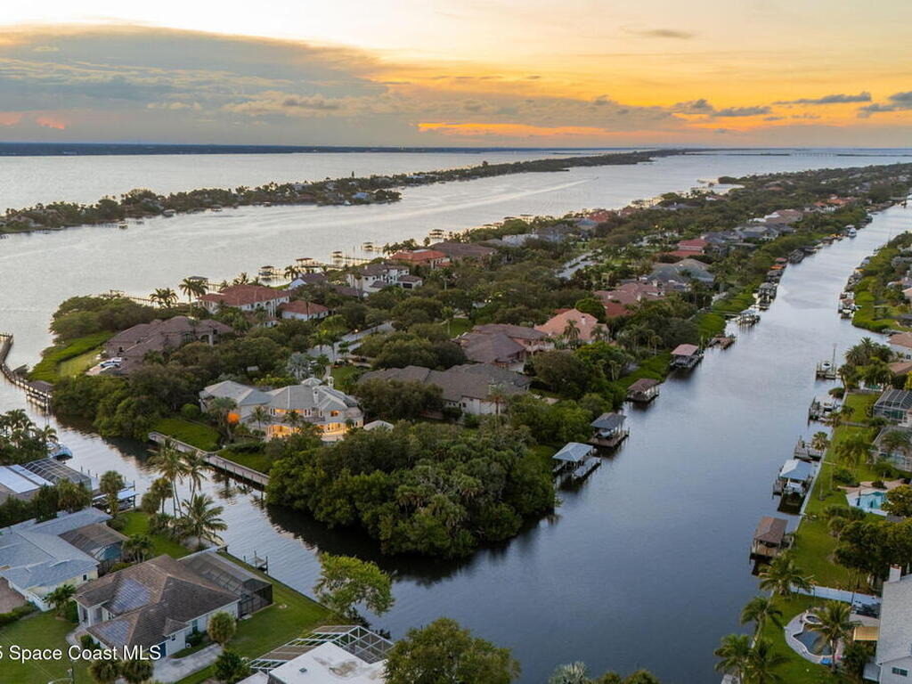 154 Lansing Island Drive, Indian Harbour Beach, FL 32937