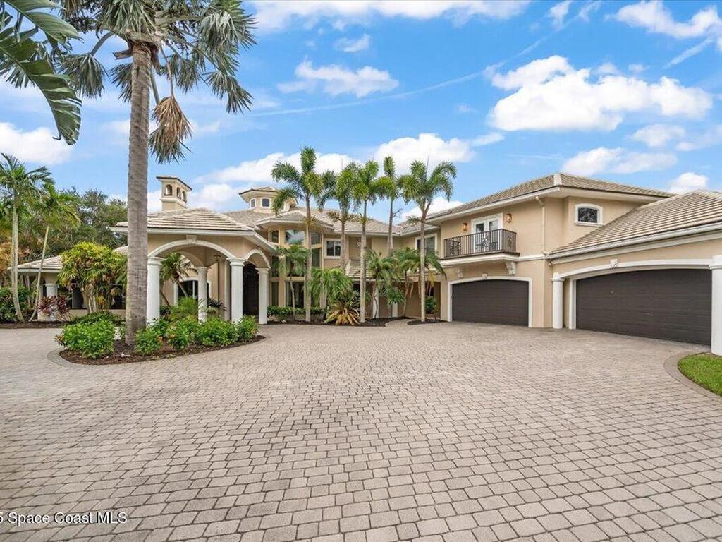 154 Lansing Island Drive, Indian Harbour Beach, FL 32937