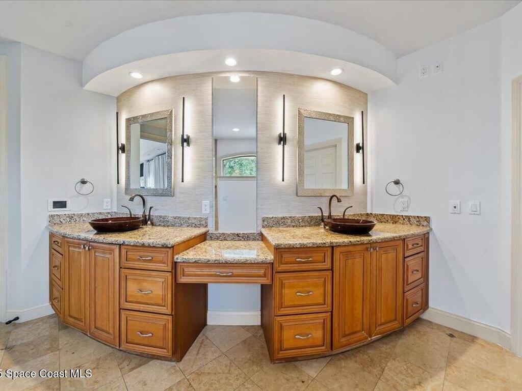 154 Lansing Island Drive, Indian Harbour Beach, FL 32937