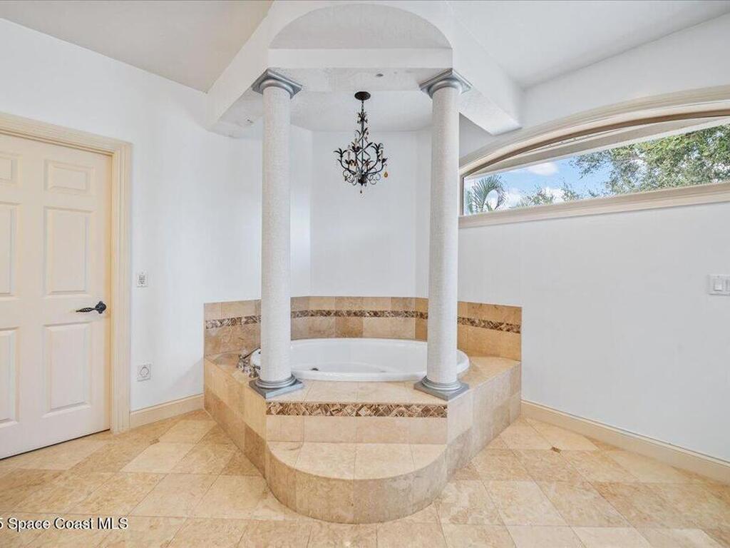 154 Lansing Island Drive, Indian Harbour Beach, FL 32937