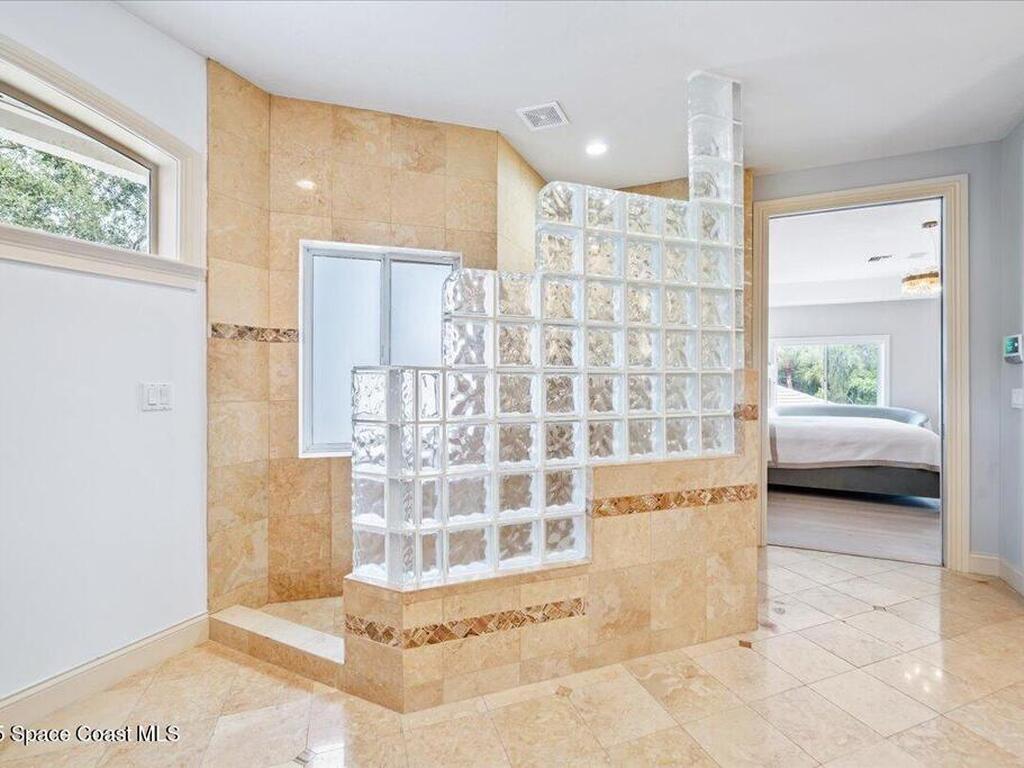 154 Lansing Island Drive, Indian Harbour Beach, FL 32937