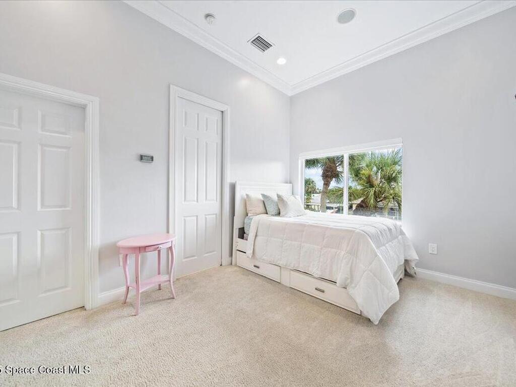 154 Lansing Island Drive, Indian Harbour Beach, FL 32937