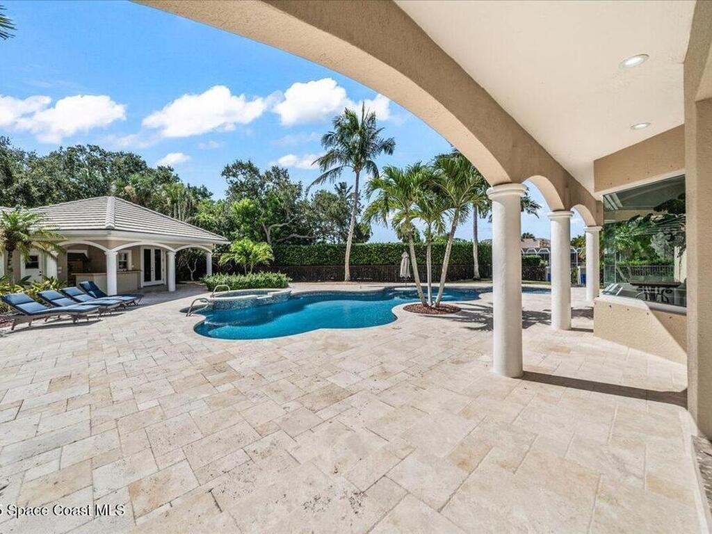 154 Lansing Island Drive, Indian Harbour Beach, FL 32937