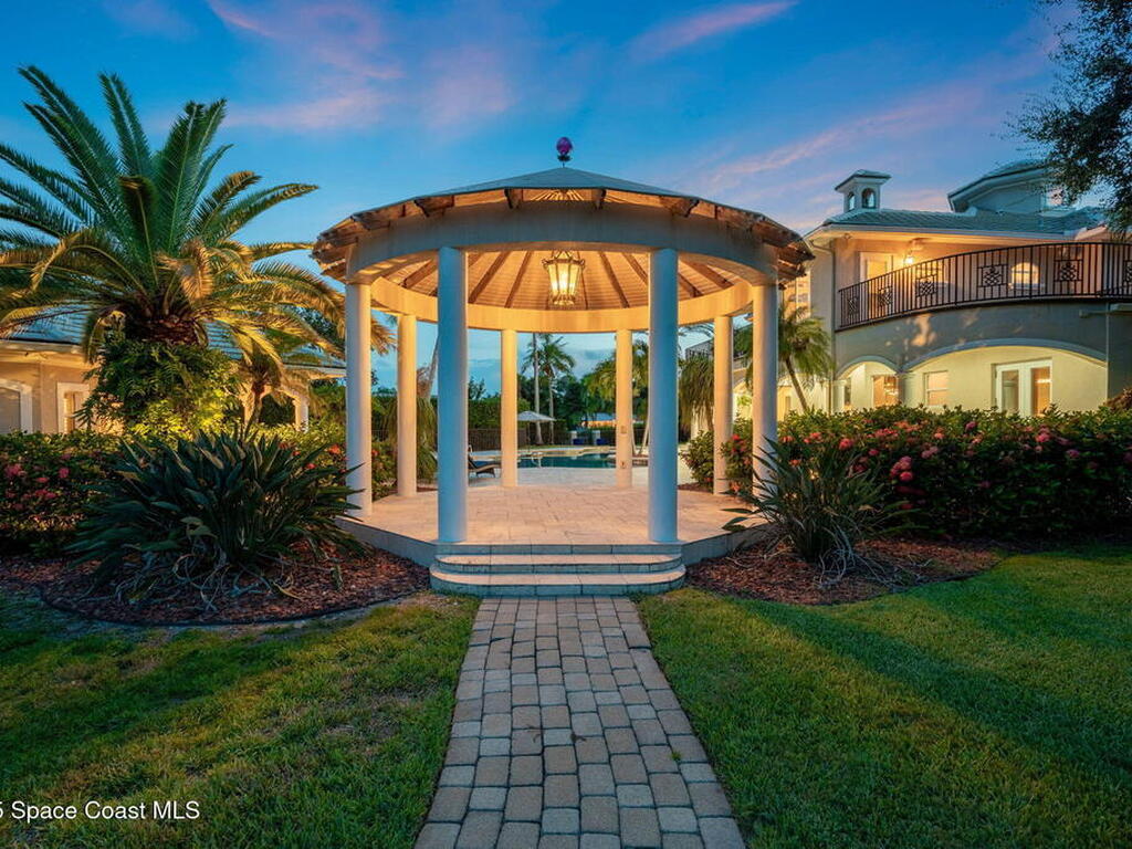 154 Lansing Island Drive, Indian Harbour Beach, FL 32937