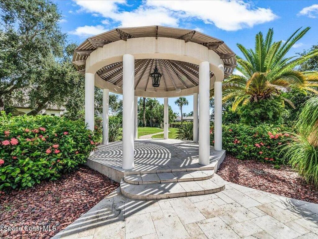 154 Lansing Island Drive, Indian Harbour Beach, FL 32937