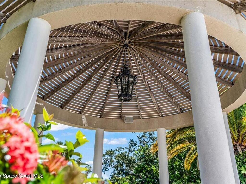 154 Lansing Island Drive, Indian Harbour Beach, FL 32937