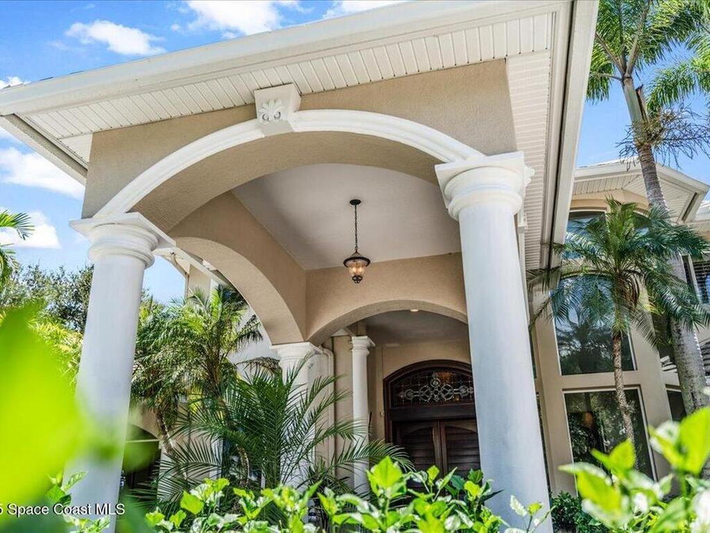 154 Lansing Island Drive, Indian Harbour Beach, FL 32937