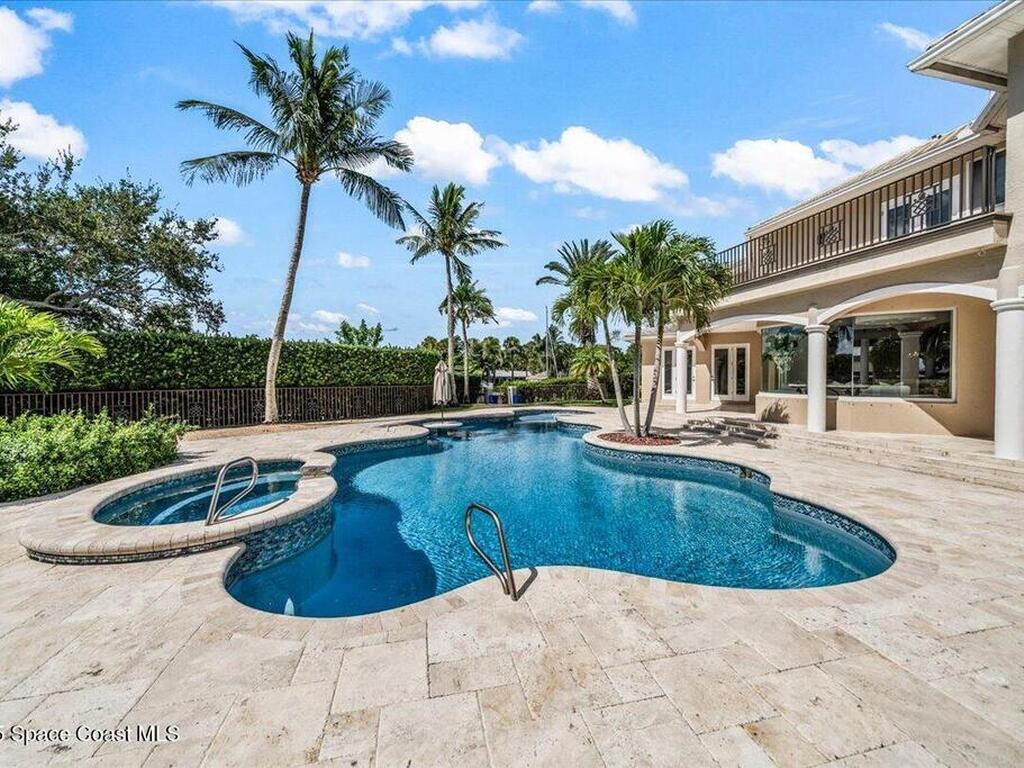 154 Lansing Island Drive, Indian Harbour Beach, FL 32937