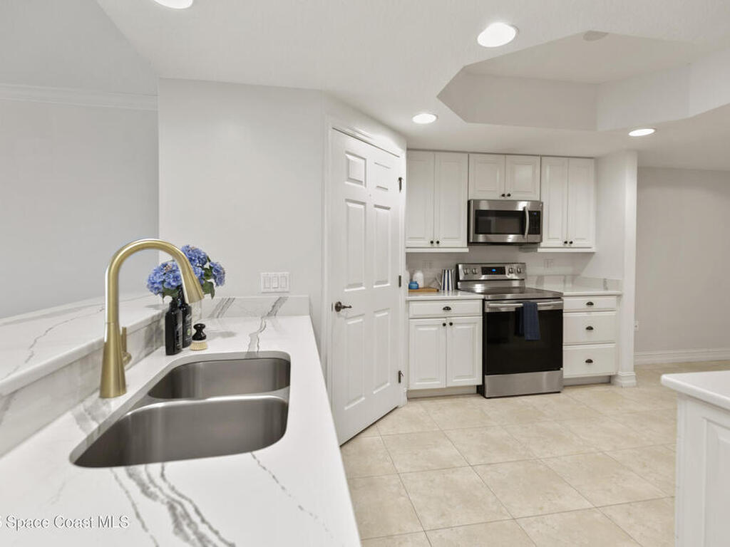 7 Indian River Avenue, Titusville, FL 32796