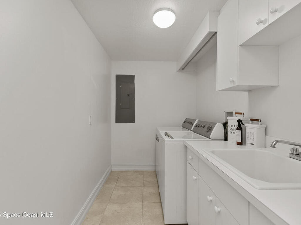 7 Indian River Avenue, Titusville, FL 32796