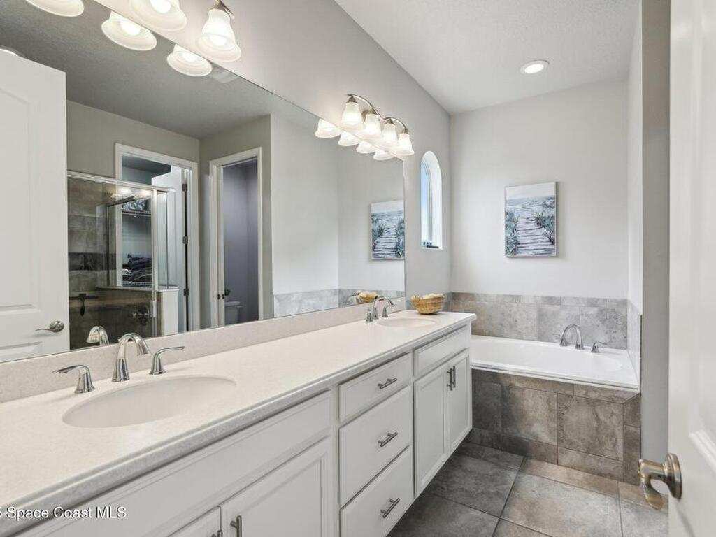 7823 Loren Cove Drive, Melbourne, FL 32940