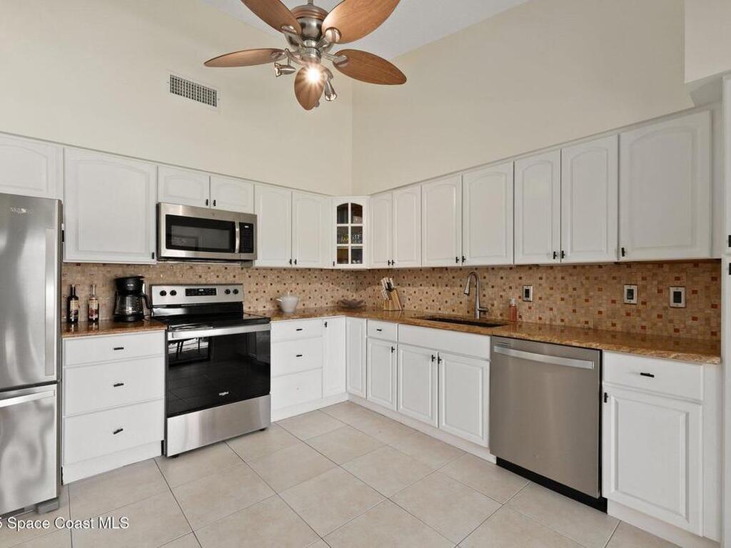 3212 S Lakeview Circle, Fort Pierce, FL 34949