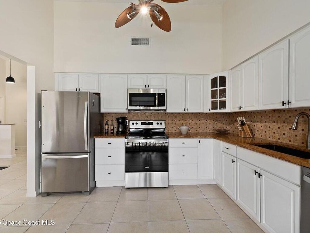 3212 S Lakeview Circle, Fort Pierce, FL 34949