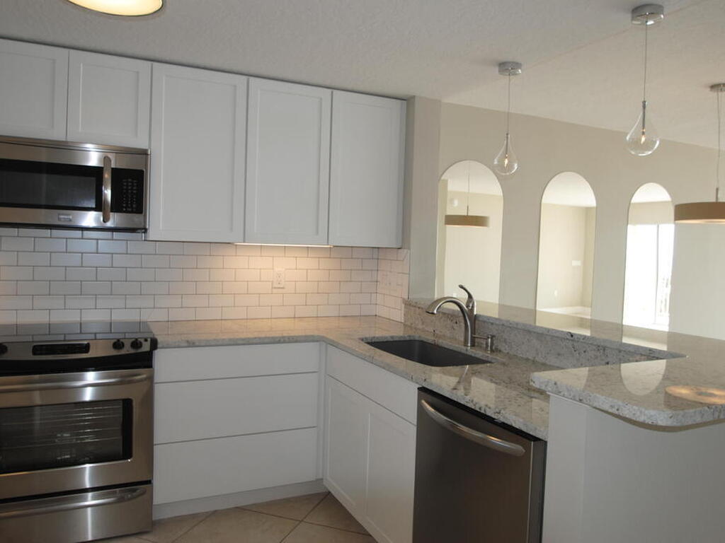 1095 Highway A1a, Indialantic, FL 32903