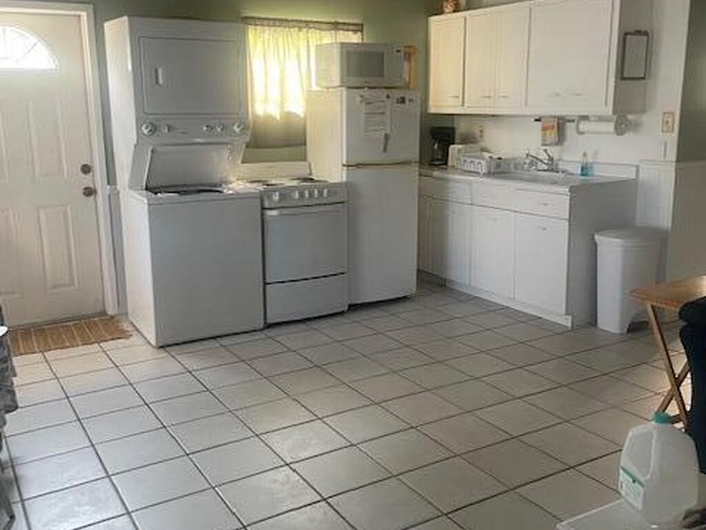 2571 NE Vernon Drive, Palm Bay, FL 32905