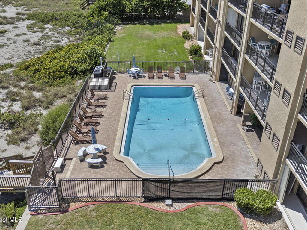 1305 S Atlantic Avenue, Cocoa Beach, FL 32931