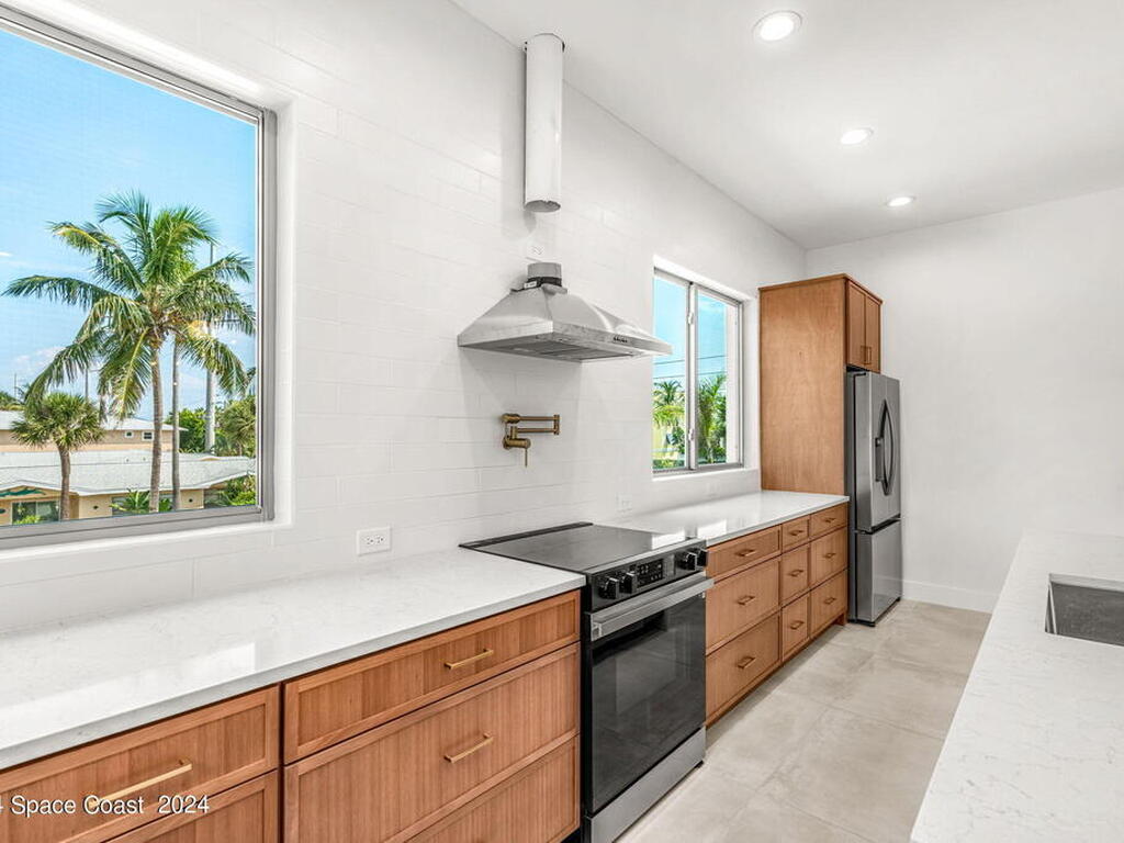 105 Tenth Avenue, Indialantic, FL 32903