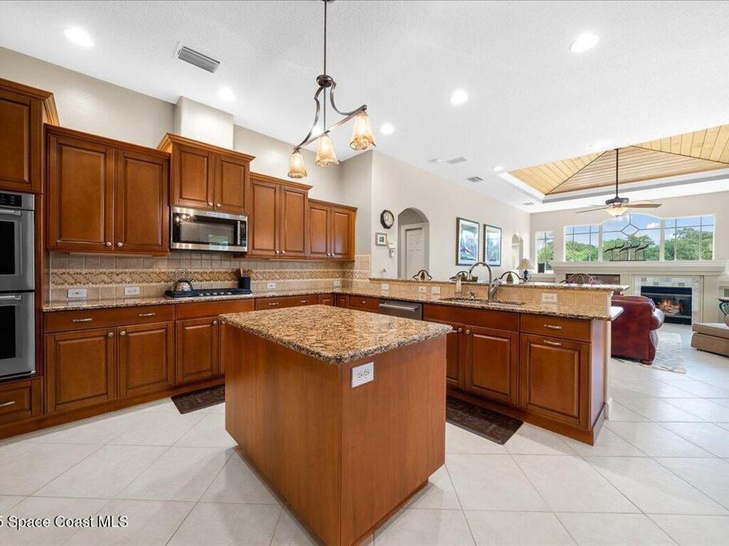 965 Chatsworth Drive, Suntree, FL 32940