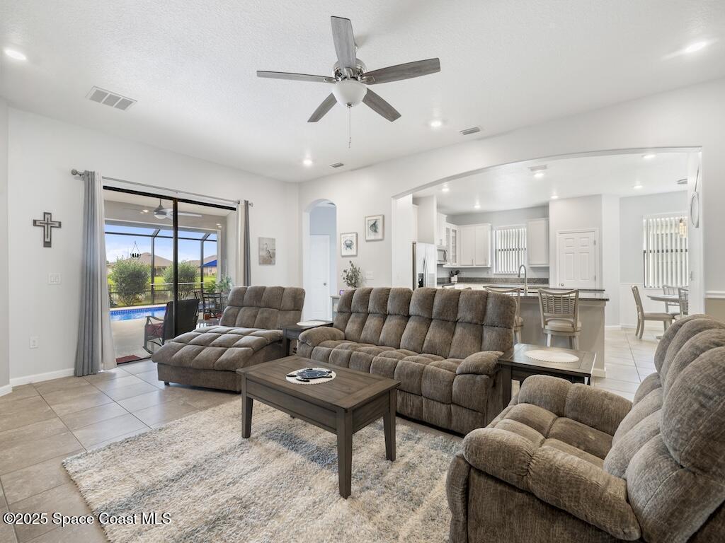 5614 1st Square, Vero Beach, FL 32968