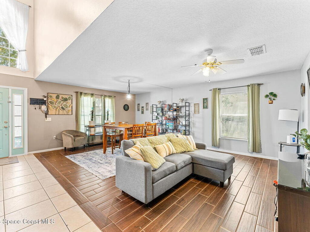 1995 Canopy Drive, Melbourne, FL 32935