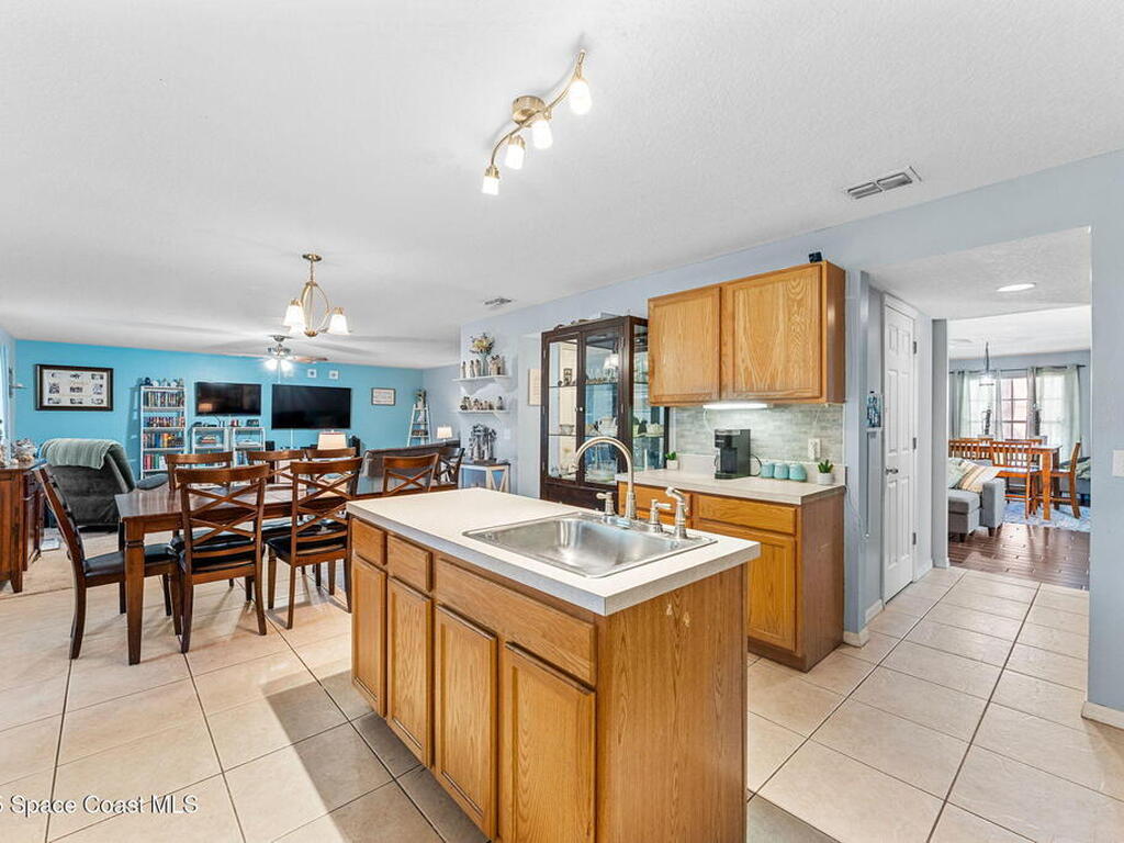 1995 Canopy Drive, Melbourne, FL 32935